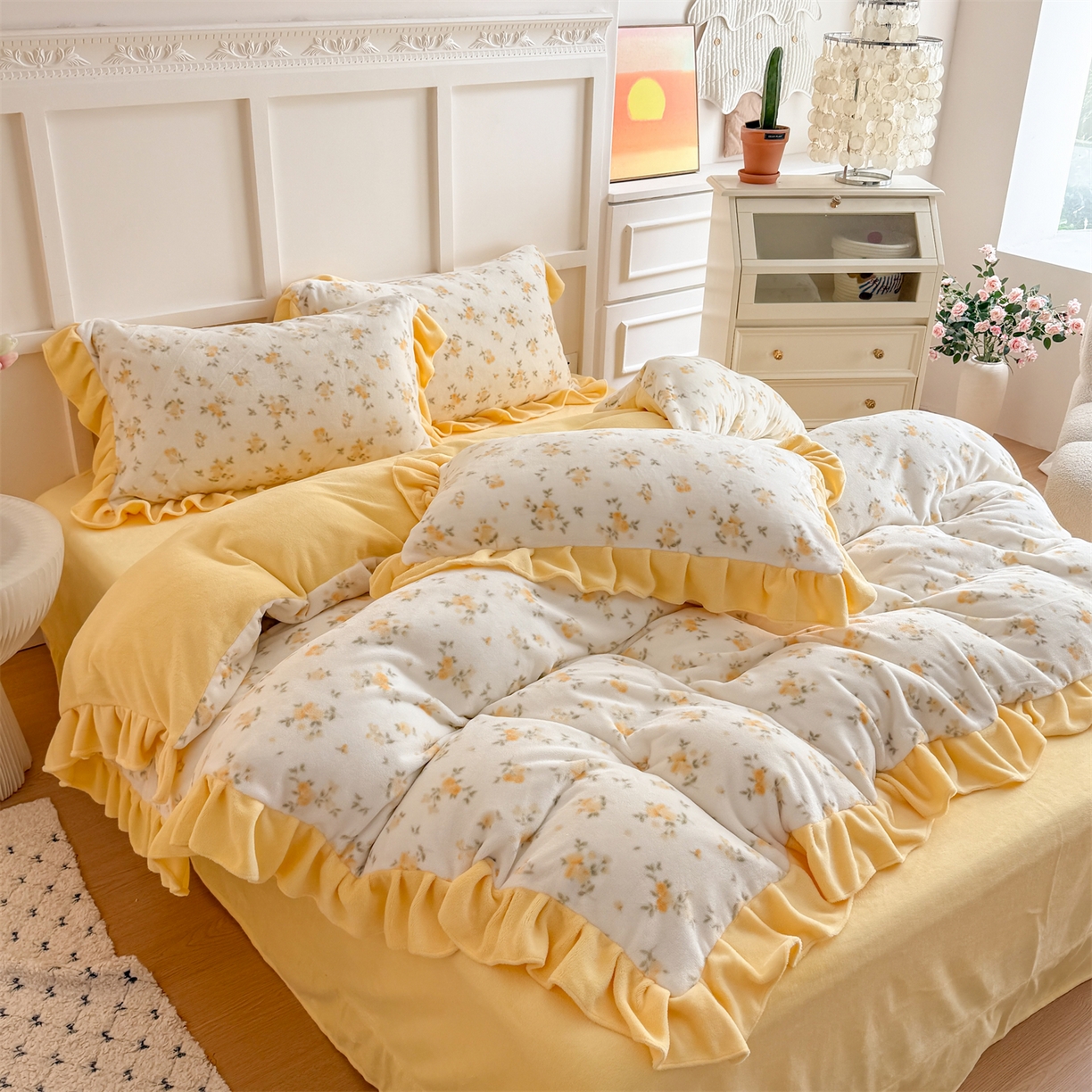 91家纺网 家纺一手货源 找家纺 温眠家纺 2025新款200g全工艺牛奶绒花边款四件套吊边床单 小黄花