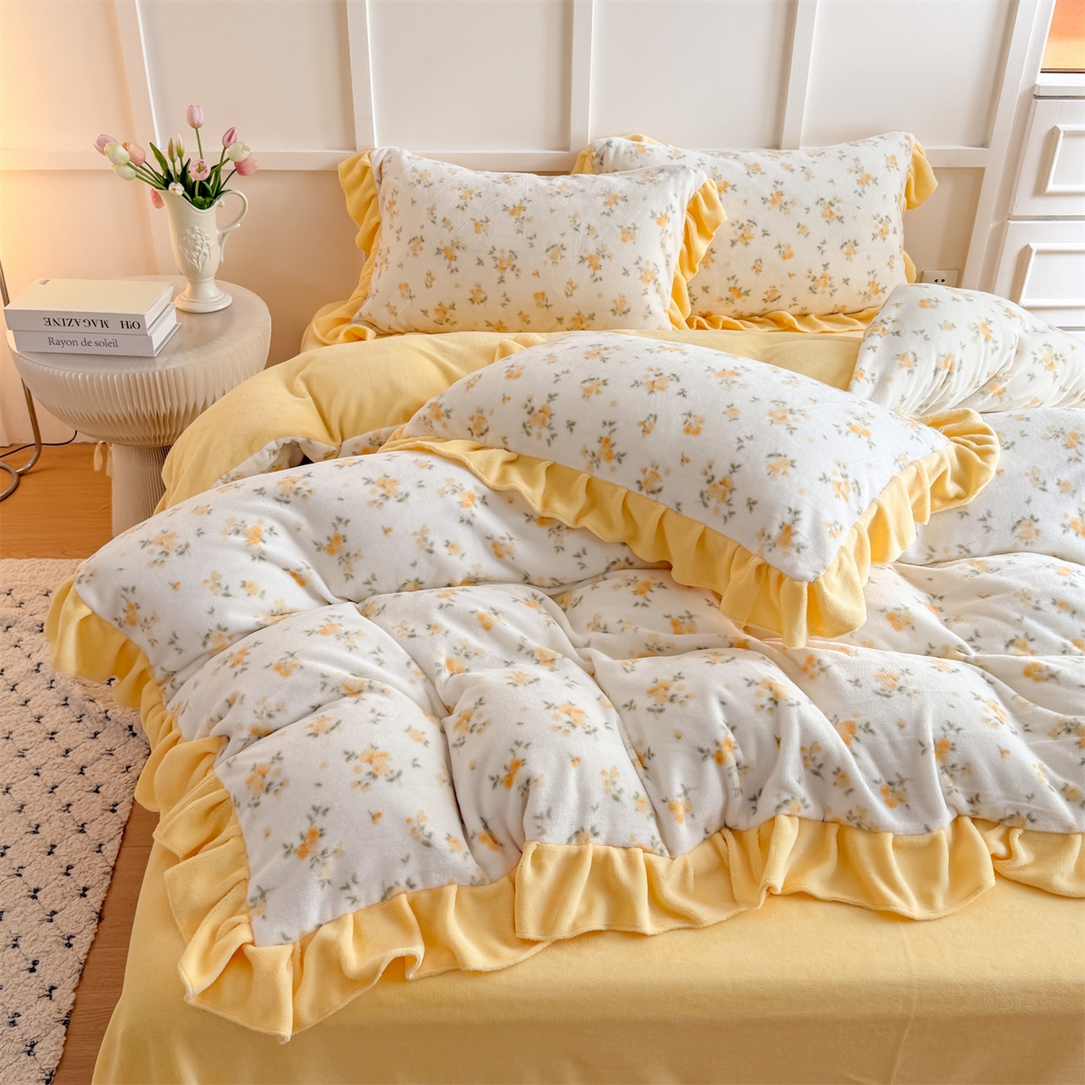 91家纺网 家纺一手货源 找家纺 温眠家纺 2025新款200g全工艺牛奶绒花边款四件套吊边床单 小黄花