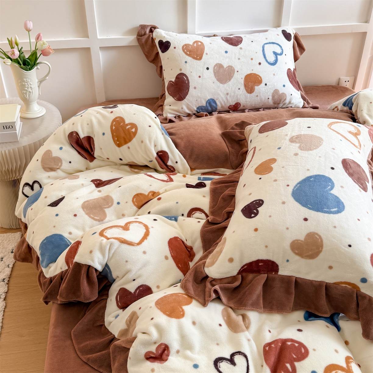 91家纺网 家纺一手货源 找家纺 温眠家纺 2025新款200g全工艺牛奶绒花边款四件套吊边床单 心意