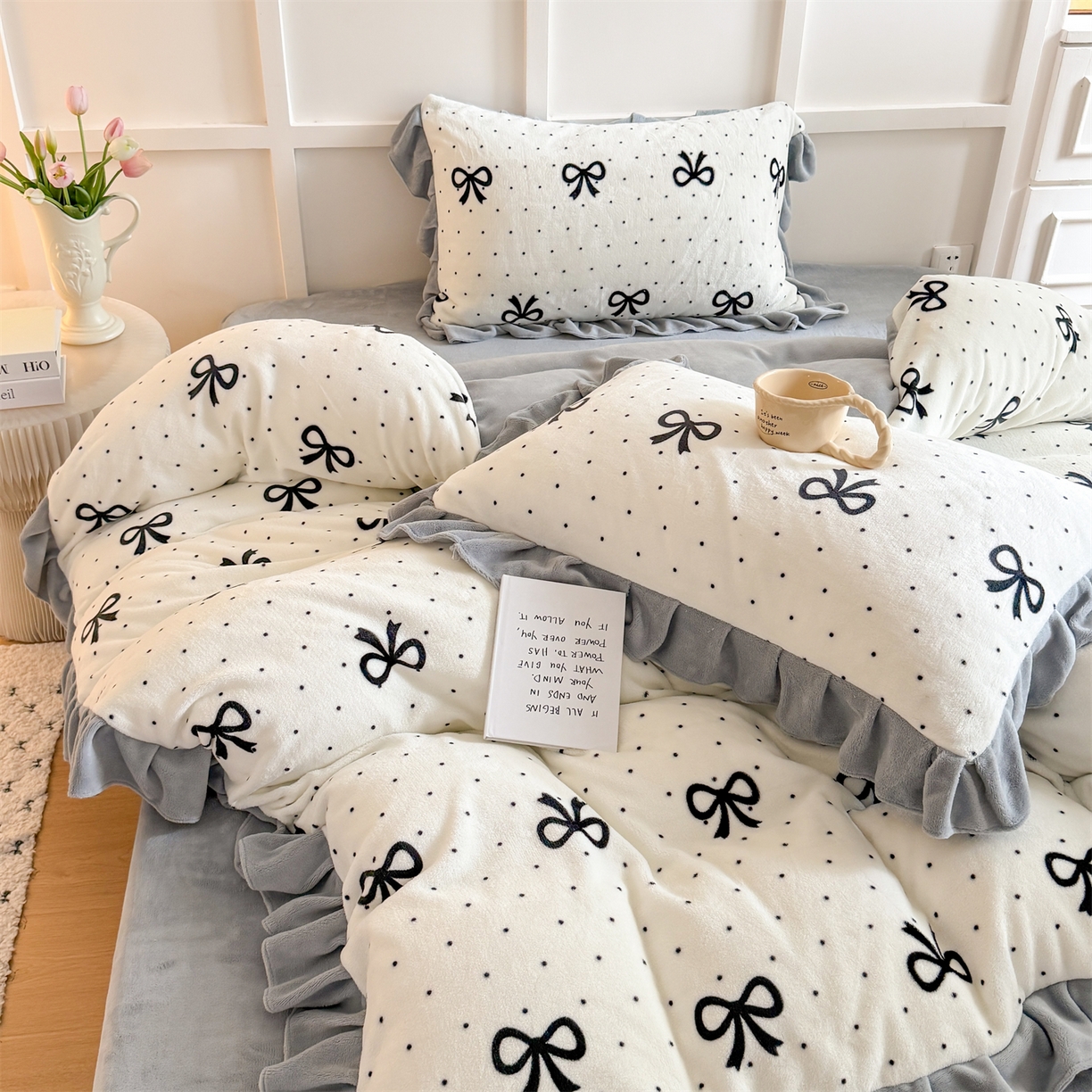 91家纺网 家纺一手货源 找家纺 温眠家纺 2025新款200g全工艺牛奶绒花边款四件套吊边床单 简单格调