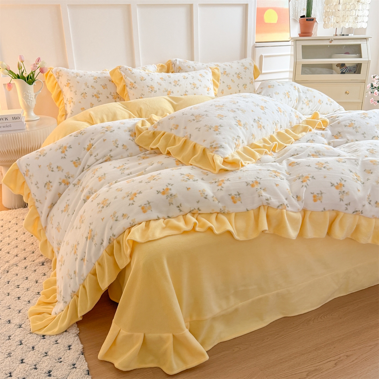 91家纺网 家纺一手货源 找家纺 温眠家纺 2025新款200g全工艺牛奶绒花边款四件套吊边床单 小黄花