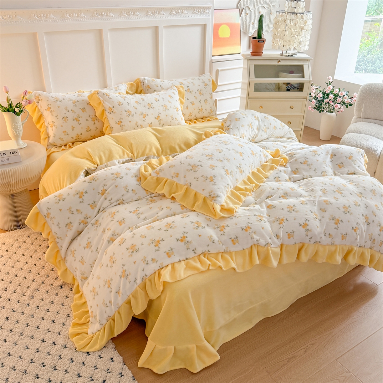 91家纺网 家纺一手货源 找家纺 温眠家纺 2025新款200g全工艺牛奶绒花边款四件套吊边床单 小黄花