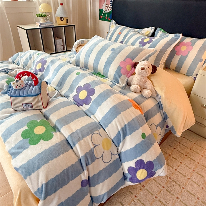 91家纺网 家纺一手货源 找家纺 温眠家纺 2025新款加厚牛奶绒四件套跑量款 花田初夏