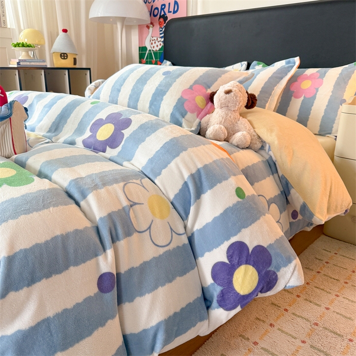 91家纺网 家纺一手货源 找家纺 温眠家纺 2025新款加厚牛奶绒四件套跑量款 花田初夏