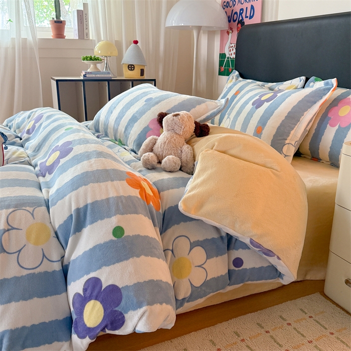 91家纺网 家纺一手货源 找家纺 温眠家纺 2025新款加厚牛奶绒四件套跑量款 花田初夏