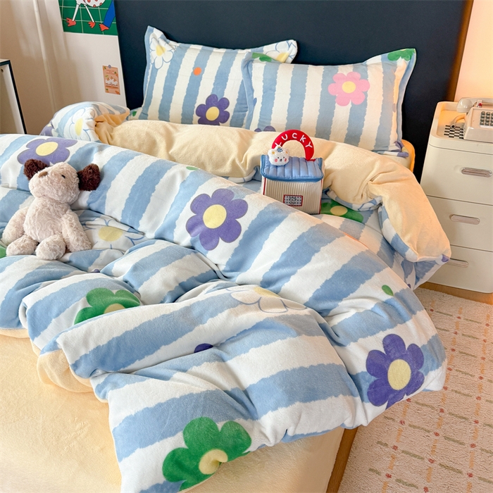 91家纺网 家纺一手货源 找家纺 温眠家纺 2025新款加厚牛奶绒四件套跑量款 花田初夏