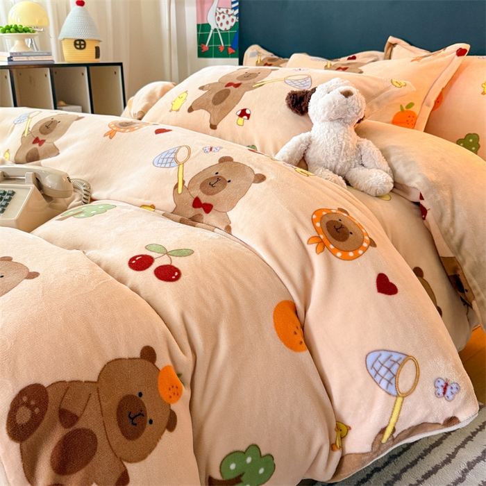 91家纺网 家纺一手货源 找家纺 温眠家纺 2025新款加厚牛奶绒四件套跑量款 橘子卡皮