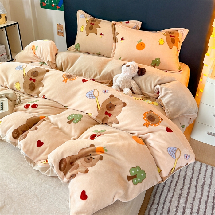 91家纺网 家纺一手货源 找家纺 温眠家纺 2025新款加厚牛奶绒四件套跑量款 橘子卡皮