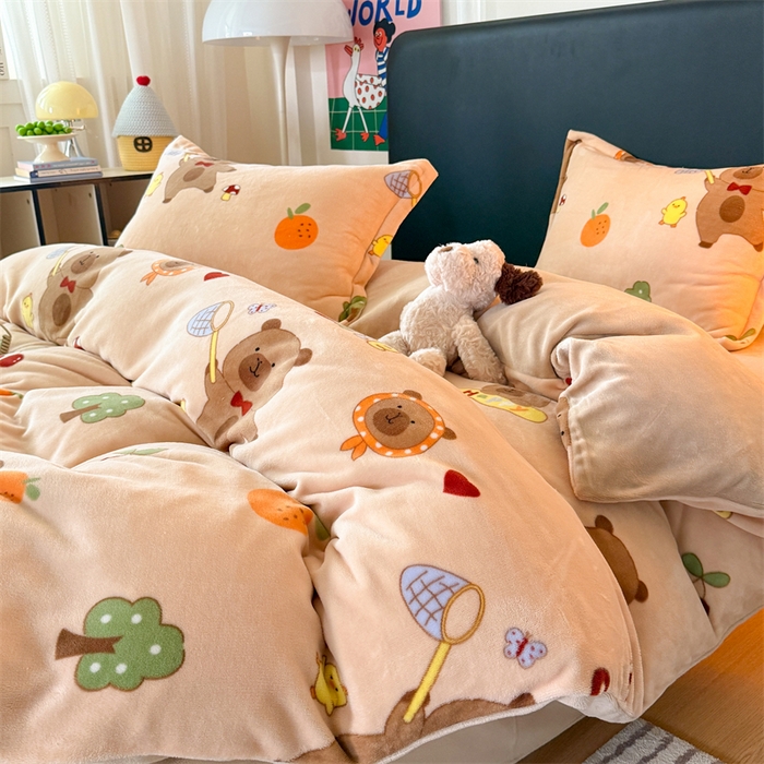 91家纺网 家纺一手货源 找家纺 温眠家纺 2025新款加厚牛奶绒四件套跑量款 橘子卡皮