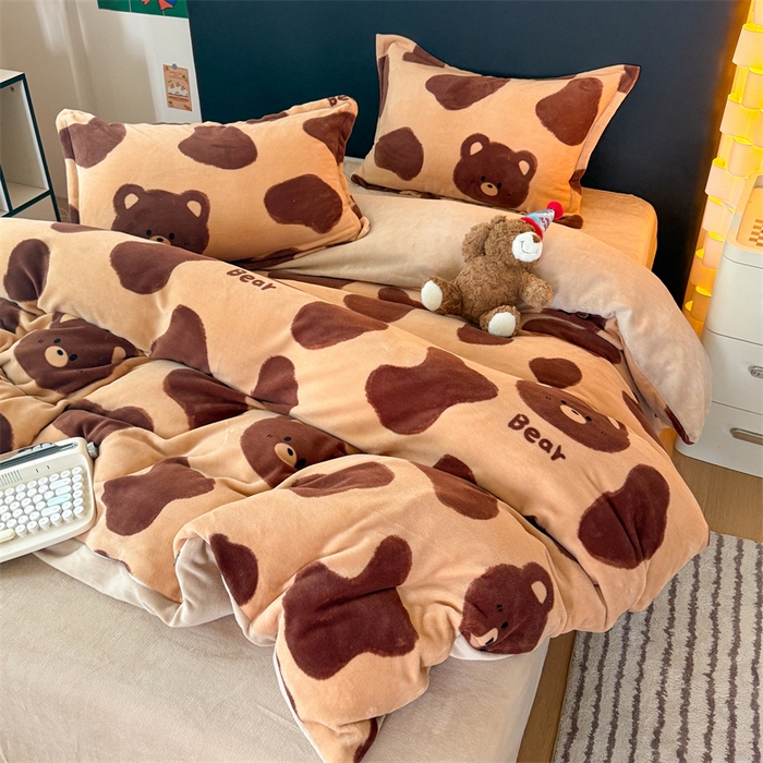 91家纺网 家纺一手货源 找家纺 温眠家纺 2025新款加厚牛奶绒四件套跑量款 可可熊