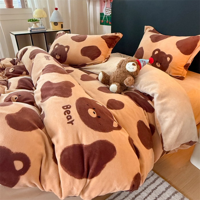 91家纺网 家纺一手货源 找家纺 温眠家纺 2025新款加厚牛奶绒四件套跑量款 可可熊