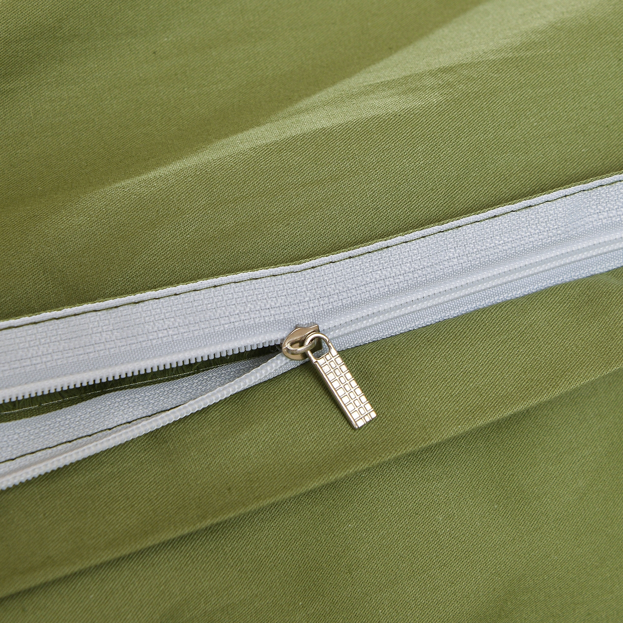 91家纺网 家纺一手货源 找家纺 小雨家纺 2026新款13376宿舍纯棉40支纯色三件套 森林绿