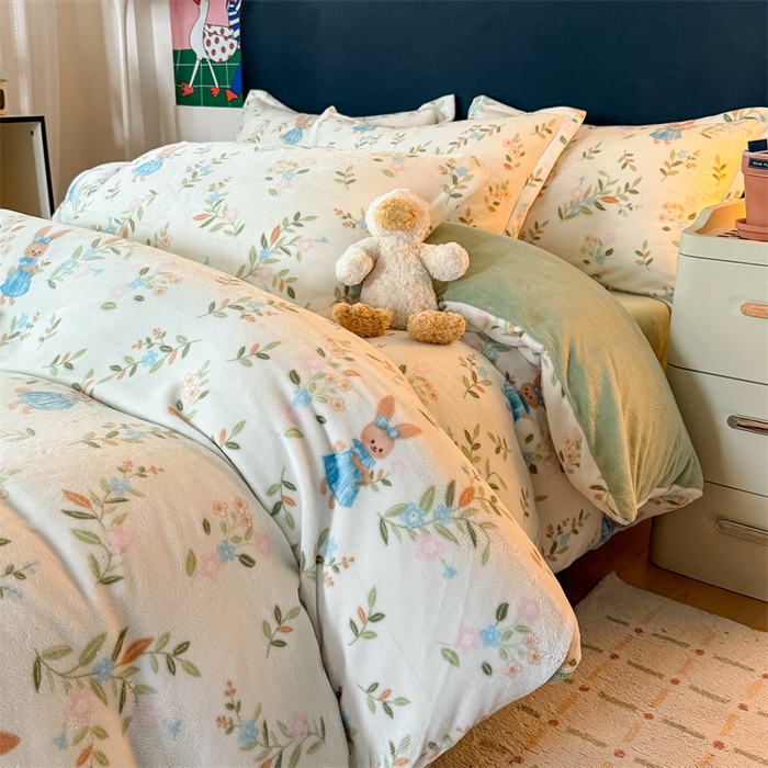 91家纺网 家纺一手货源 找家纺 温眠家纺 2025新款加厚牛奶绒四件套跑量款 秘密花园