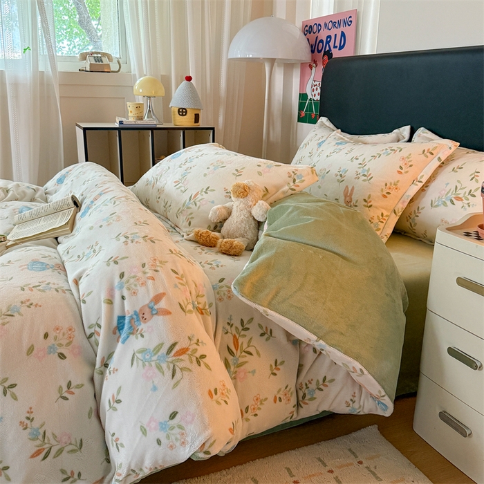 91家纺网 家纺一手货源 找家纺 温眠家纺 2025新款加厚牛奶绒四件套跑量款 秘密花园