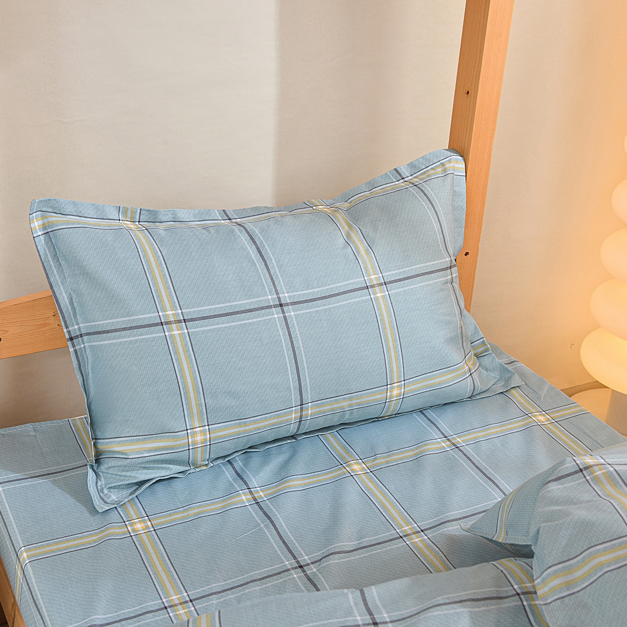 91家纺网 家纺一手货源 找家纺 小雨家纺 2026新款13372宿舍纯棉40支印花三件套 定格-绿