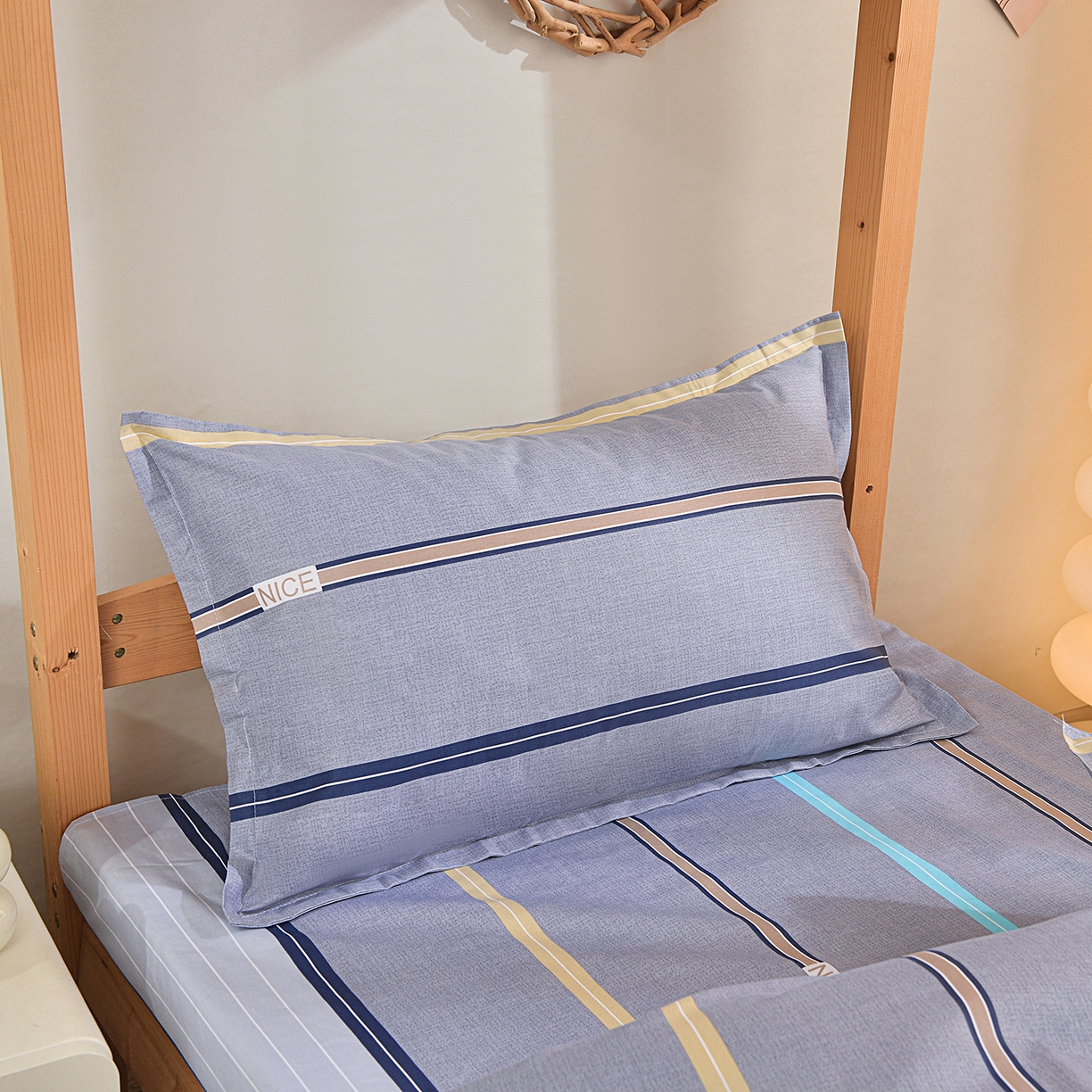 91家纺网 家纺一手货源 找家纺 小雨家纺 2026新款13372宿舍纯棉40支印花三件套 哈尼-灰