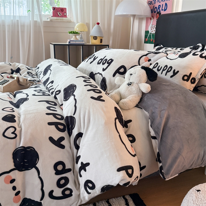 91家纺网 家纺一手货源 找家纺 温眠家纺 2025新款加厚牛奶绒四件套跑量款 线条狗