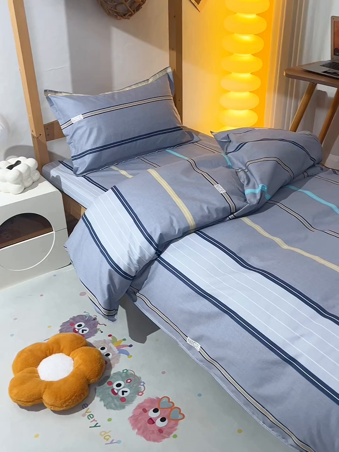 91家纺网 家纺一手货源 找家纺 小雨家纺 2026新款13372宿舍纯棉40支印花三件套 哈尼-灰