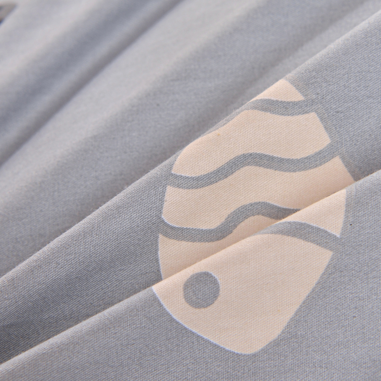 91家纺网 家纺一手货源 找家纺 小雨家纺 2026新款13372宿舍纯棉40支印花三件套 海洋森林-灰