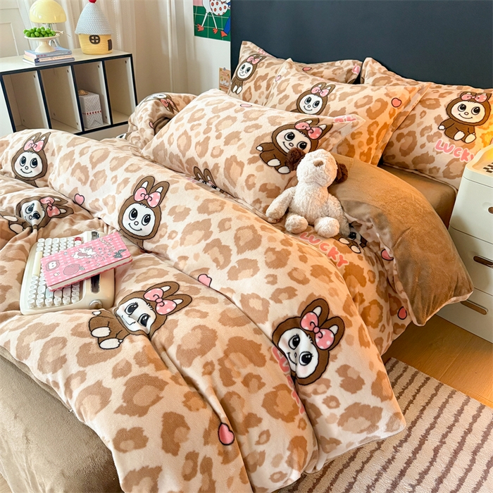 91家纺网 家纺一手货源 找家纺 温眠家纺 2025新款加厚牛奶绒四件套跑量款 幸运布布