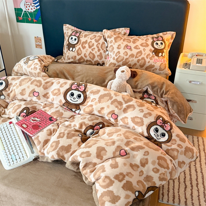 91家纺网 家纺一手货源 找家纺 温眠家纺 2025新款加厚牛奶绒四件套跑量款 幸运布布