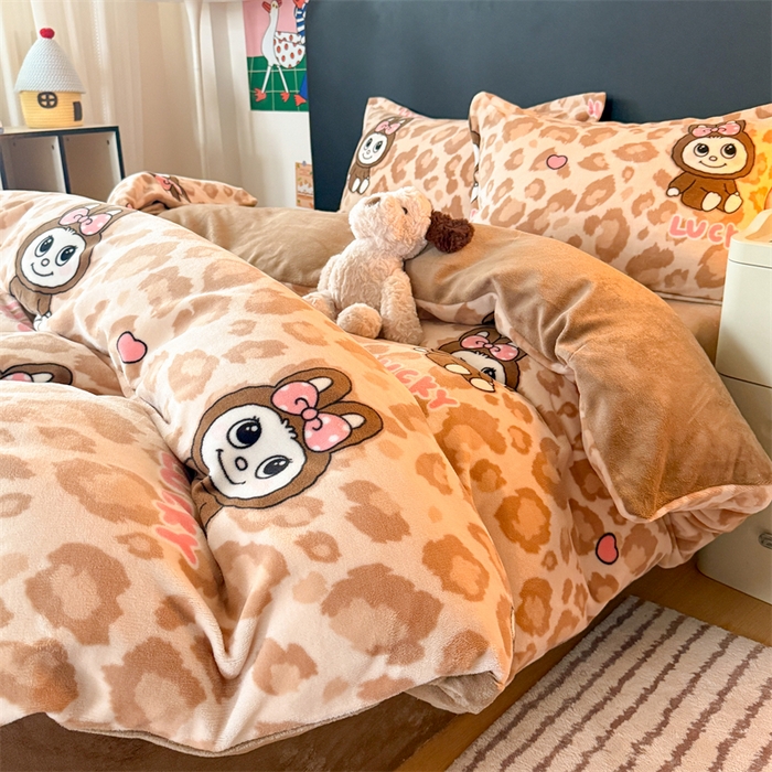 91家纺网 家纺一手货源 找家纺 温眠家纺 2025新款加厚牛奶绒四件套跑量款 幸运布布