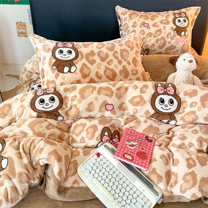 91家纺网 家纺一手货源 找家纺 温眠家纺 2025新款加厚牛奶绒四件套跑量款 幸运布布