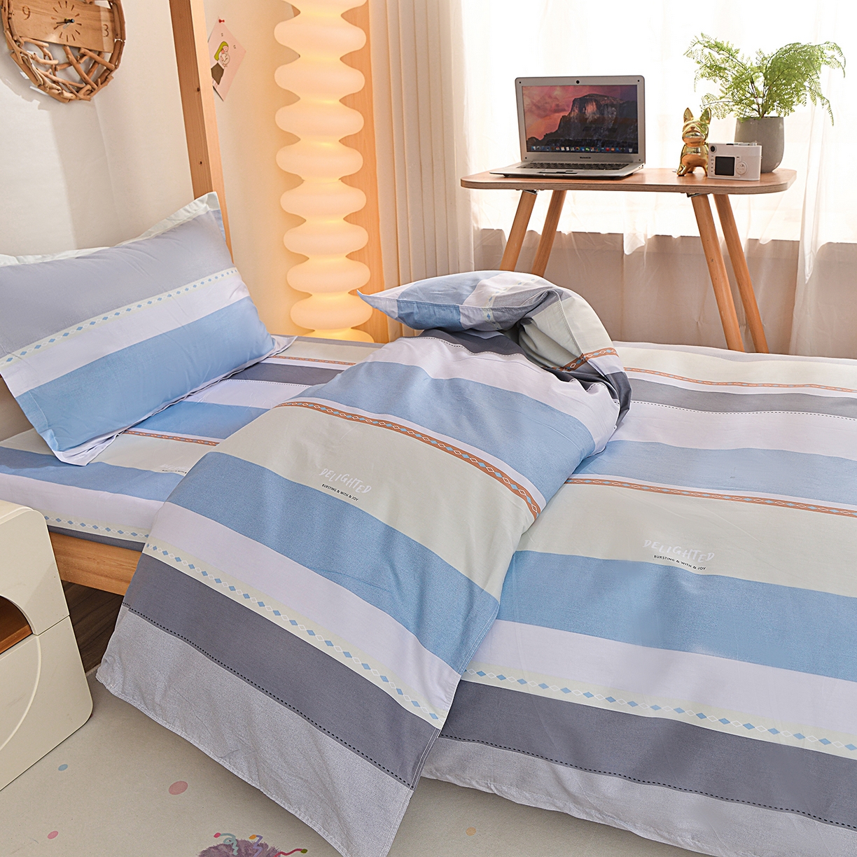 91家纺网 家纺一手货源 找家纺 小雨家纺 2026新款13372宿舍纯棉40支印花三件套 可可生活-蓝