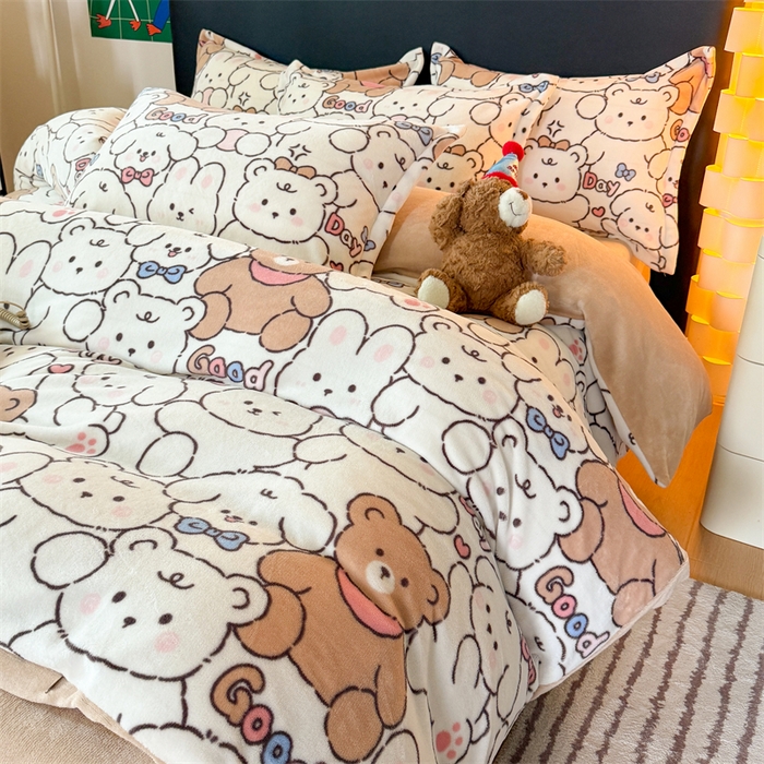 91家纺网 家纺一手货源 找家纺 温眠家纺 2025新款加厚牛奶绒四件套跑量款 熊多多