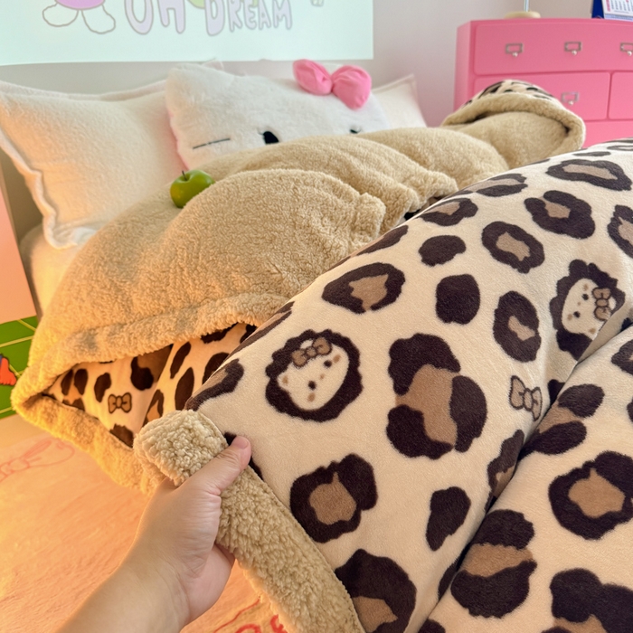 91家纺网 家纺一手货源 找家纺 温眠家纺 2025新款ins羊羔绒牛奶绒可被套休闲毯单被套-被套图 羊-豹纹公主