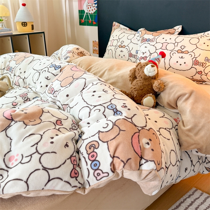 91家纺网 家纺一手货源 找家纺 温眠家纺 2025新款加厚牛奶绒四件套跑量款 熊多多