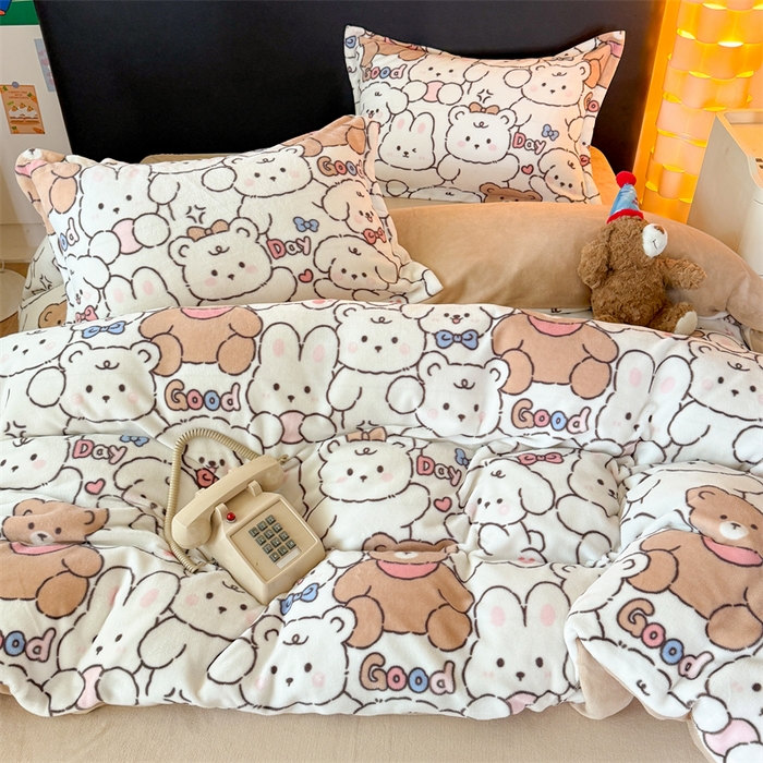 91家纺网 家纺一手货源 找家纺 温眠家纺 2025新款加厚牛奶绒四件套跑量款 熊多多