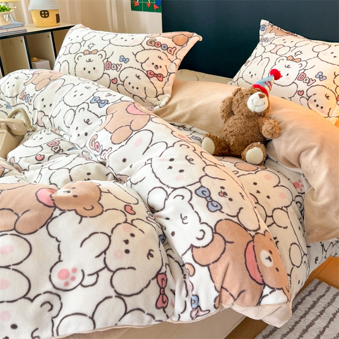 91家纺网 家纺一手货源 找家纺 温眠家纺 2025新款加厚牛奶绒四件套跑量款 熊多多