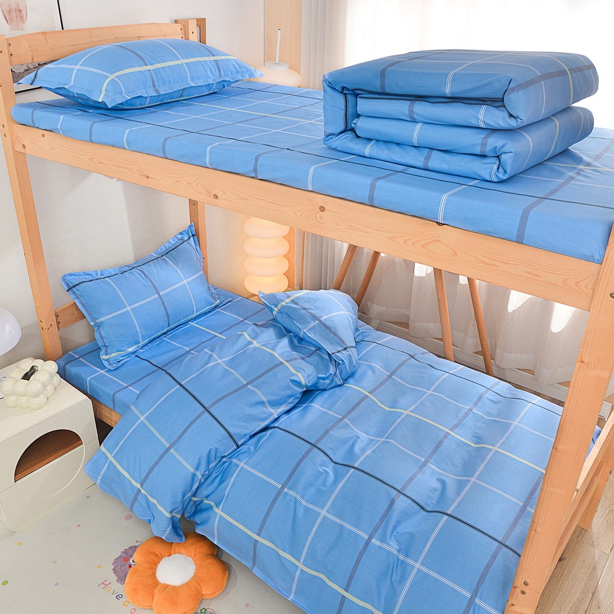 91家纺网 家纺一手货源 找家纺 小雨家纺 2026新款13372宿舍纯棉40支印花三件套 克罗茵-天蓝