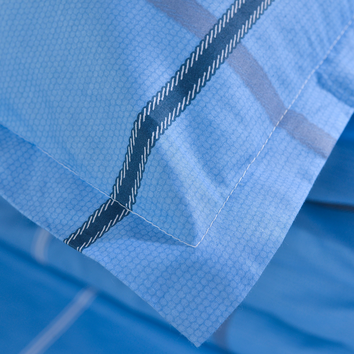 91家纺网 家纺一手货源 找家纺 小雨家纺 2026新款13372宿舍纯棉40支印花三件套 克罗茵-天蓝