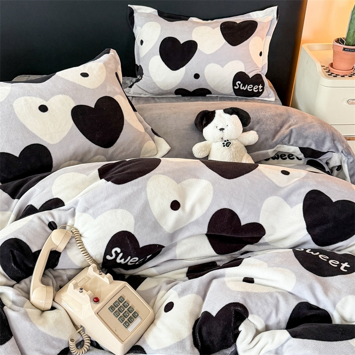 91家纺网 家纺一手货源 找家纺 温眠家纺 2025新款加厚牛奶绒四件套跑量款 夜空之星