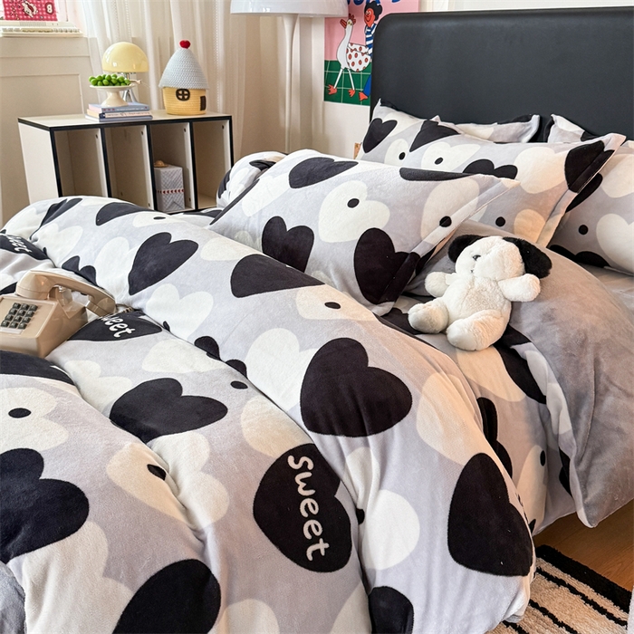 91家纺网 家纺一手货源 找家纺 温眠家纺 2025新款加厚牛奶绒四件套跑量款 夜空之星