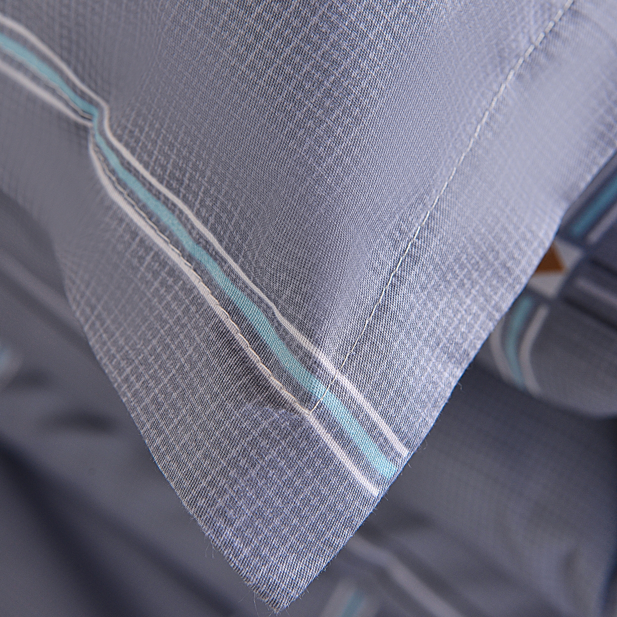 91家纺网 家纺一手货源 找家纺 小雨家纺 2026新款13372宿舍纯棉40支印花三件套 幕舒格-灰