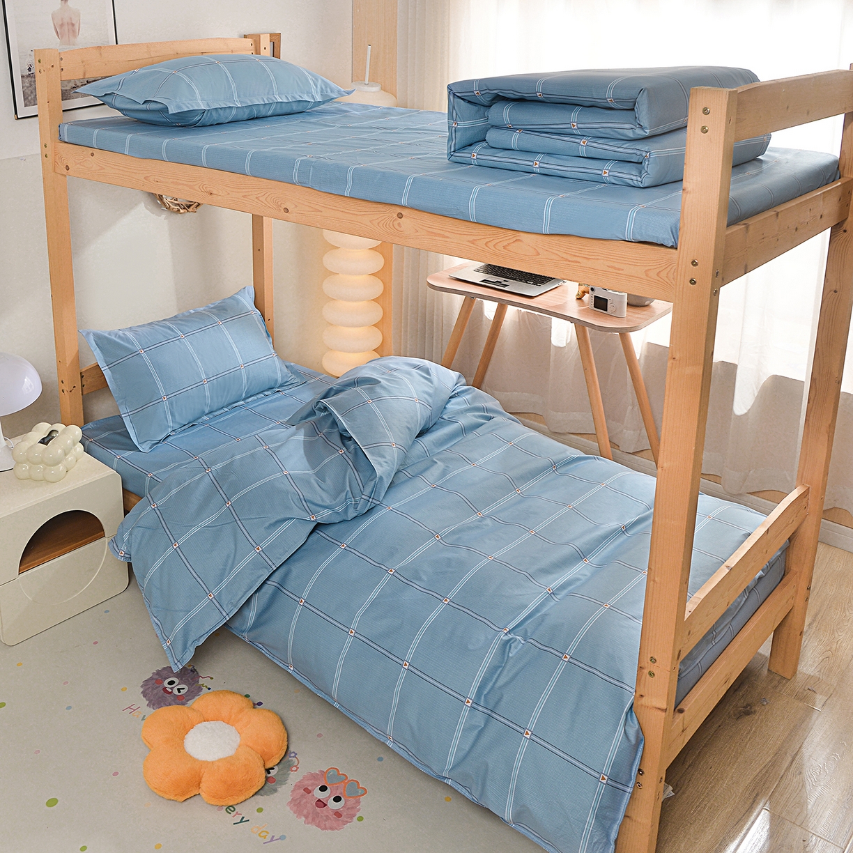 91家纺网 家纺一手货源 找家纺 小雨家纺 2026新款13372宿舍纯棉40支印花三件套 幕舒格-蓝