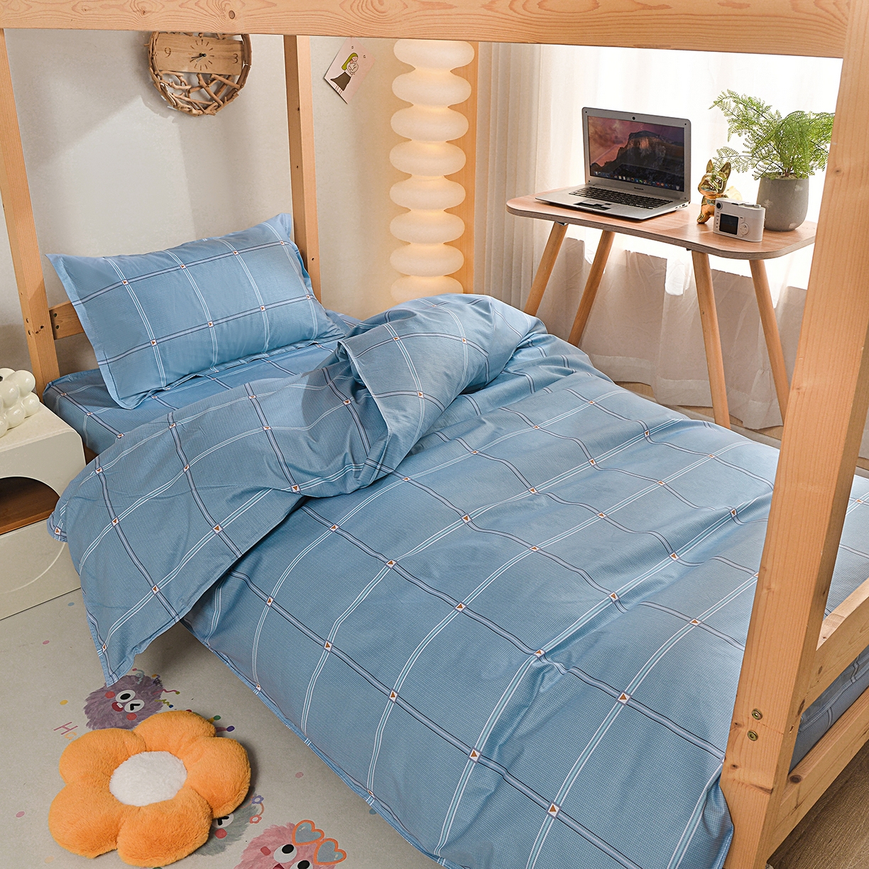 91家纺网 家纺一手货源 找家纺 小雨家纺 2026新款13372宿舍纯棉40支印花三件套 幕舒格-蓝