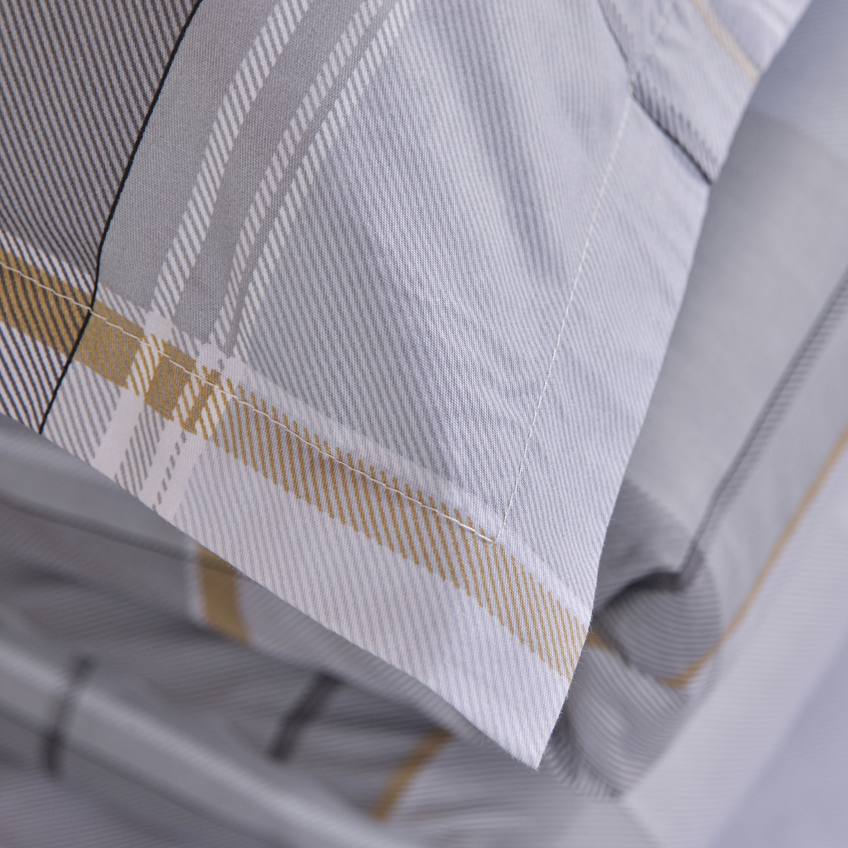 91家纺网 家纺一手货源 找家纺 小雨家纺 2026新款13372宿舍纯棉40支印花三件套 青木时光-灰