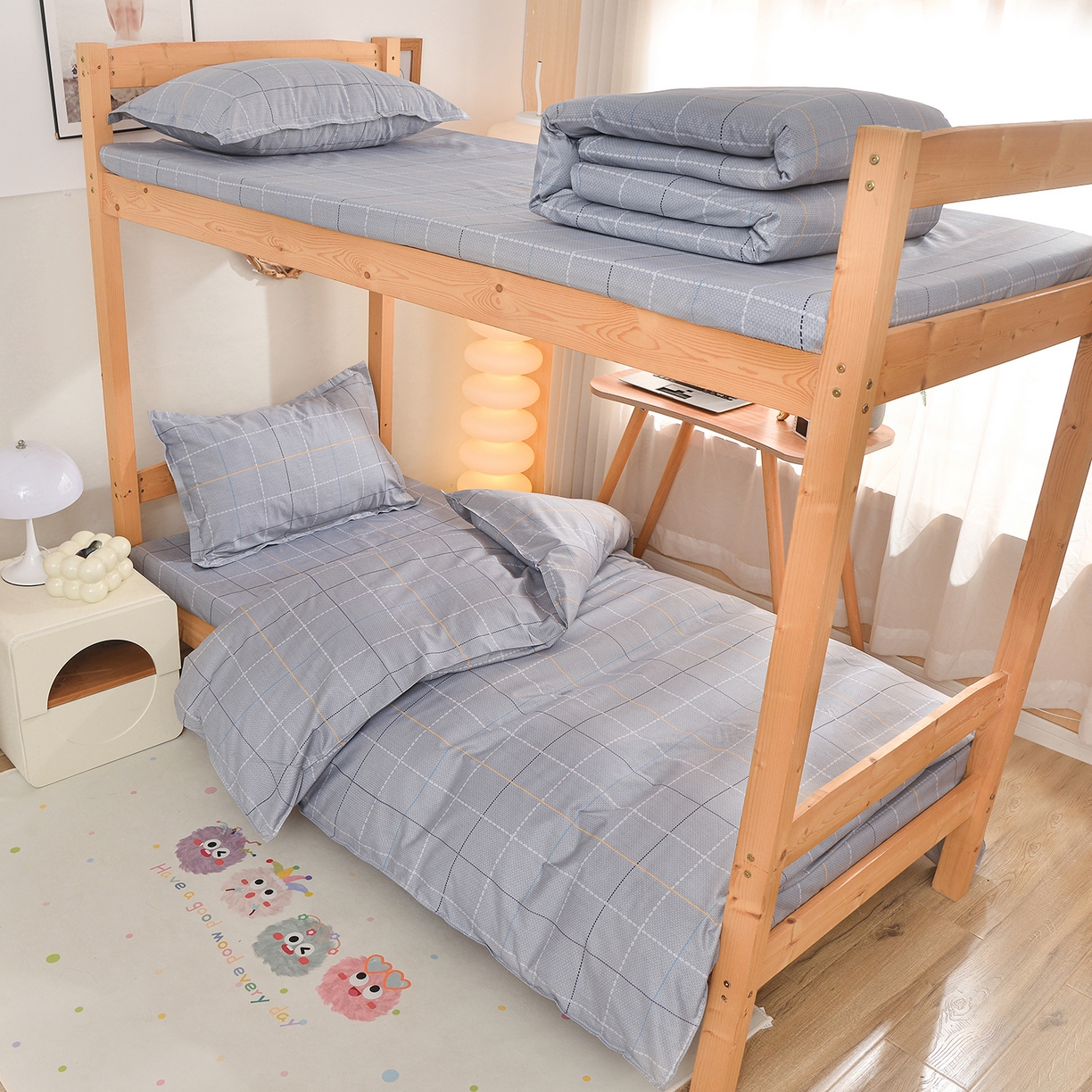 91家纺网 家纺一手货源 找家纺 小雨家纺 2026新款13372宿舍纯棉40支印花三件套 维多利亚-灰