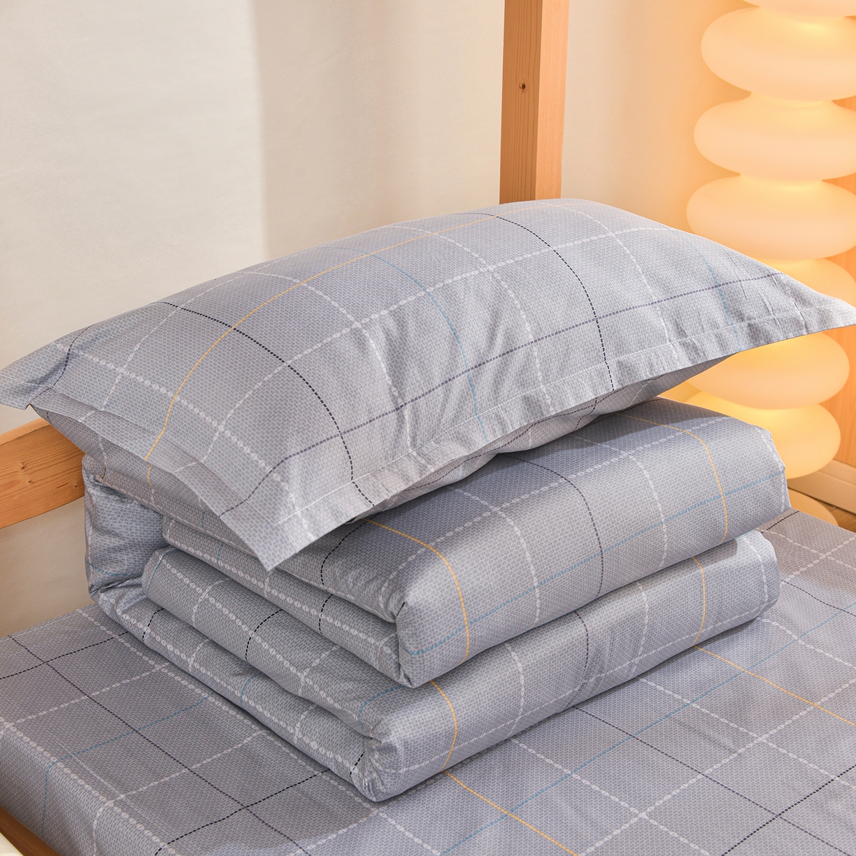 91家纺网 家纺一手货源 找家纺 小雨家纺 2026新款13372宿舍纯棉40支印花三件套 维多利亚-灰