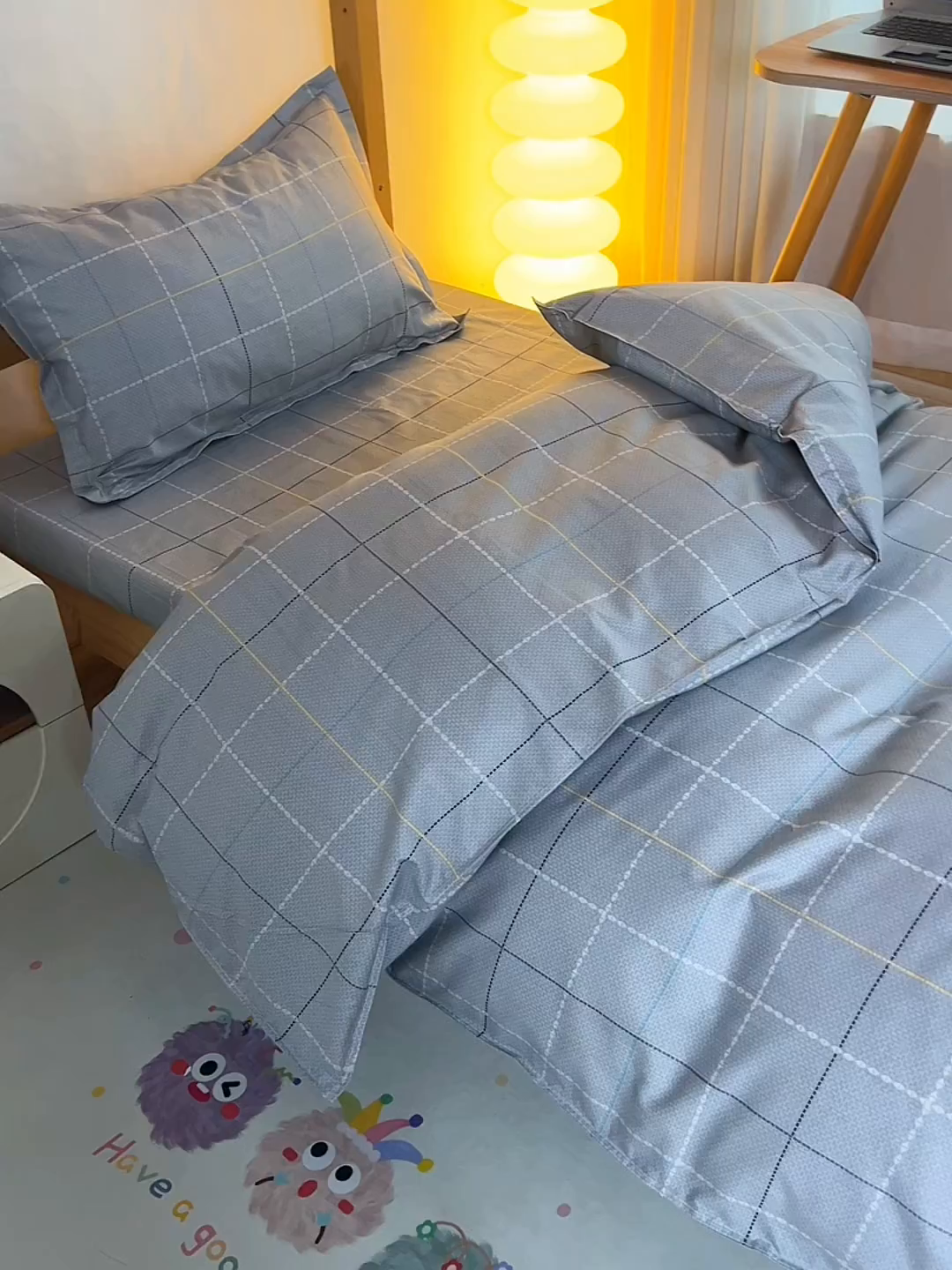 91家纺网 家纺一手货源 找家纺 小雨家纺 2026新款13372宿舍纯棉40支印花三件套 维多利亚-灰