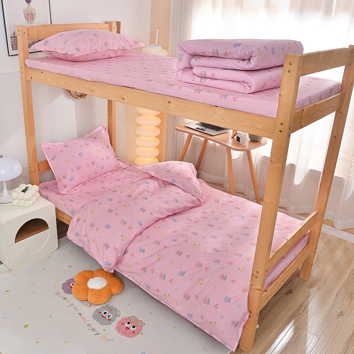 91家纺网 家纺一手货源 找家纺 小雨家纺 2026新款13372宿舍纯棉40支印花三件套 云梦花间-粉