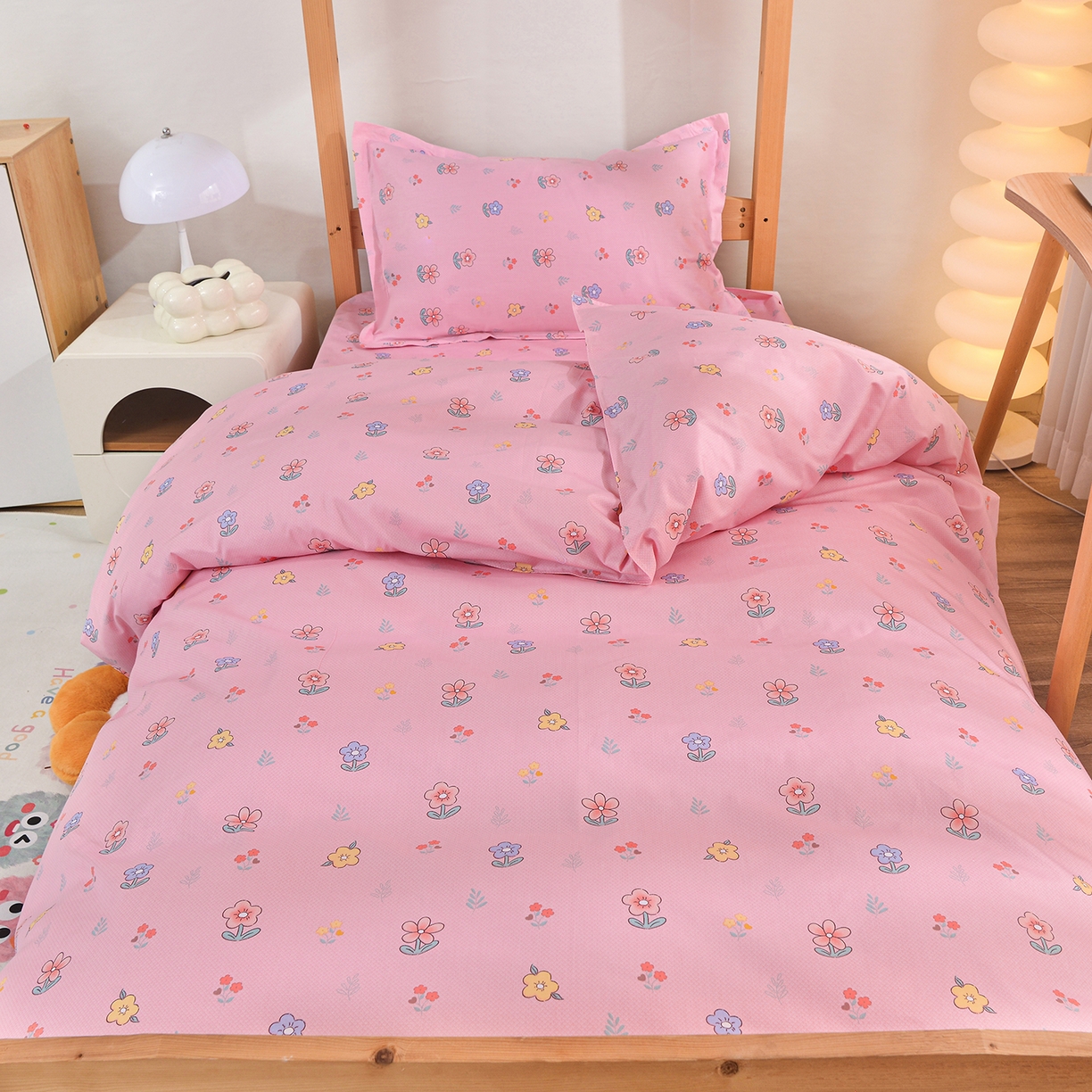 91家纺网 家纺一手货源 找家纺 小雨家纺 2026新款13372宿舍纯棉40支印花三件套 云梦花间-粉