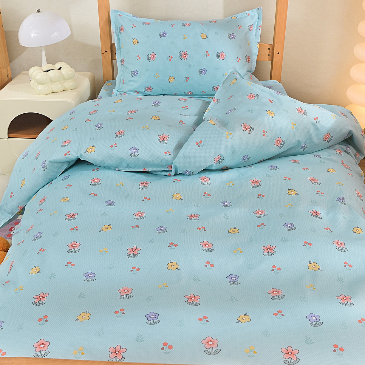 91家纺网 家纺一手货源 找家纺 小雨家纺 2026新款13372宿舍纯棉40支印花三件套 云梦花间-蓝