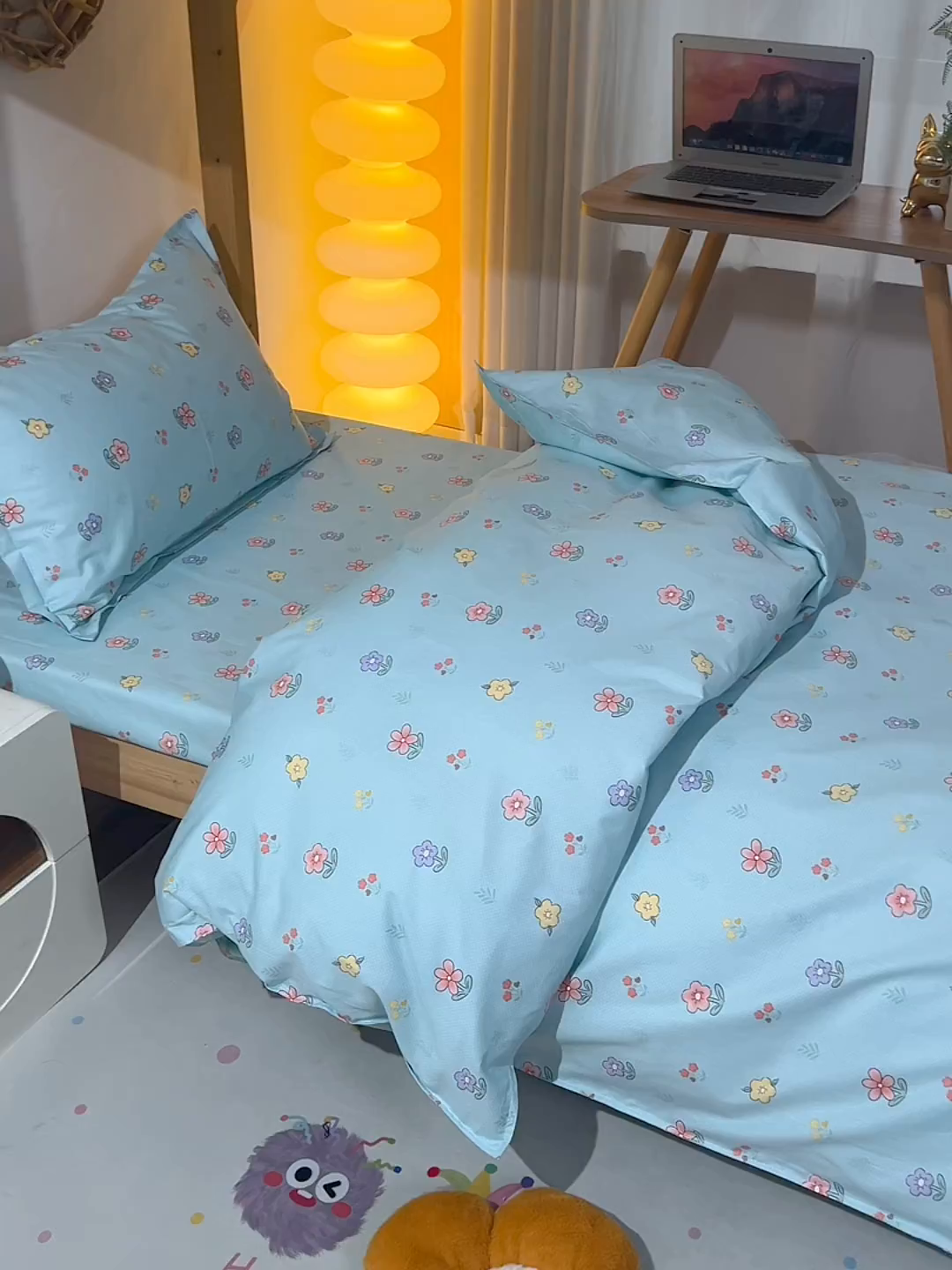 91家纺网 家纺一手货源 找家纺 小雨家纺 2026新款13372宿舍纯棉40支印花三件套 云梦花间-蓝