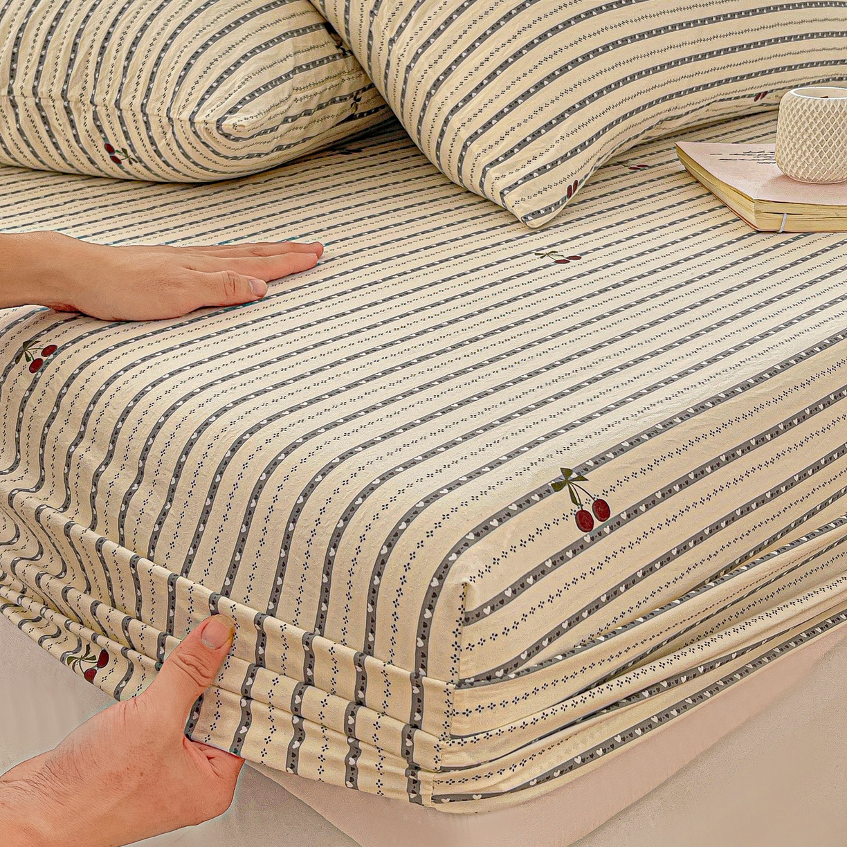 91家纺网 家纺一手货源 找家纺 温眠家纺 2026新款古法水洗棉加厚高克重双层纱单床笠床笠单件单品床笠 樱之桃桃