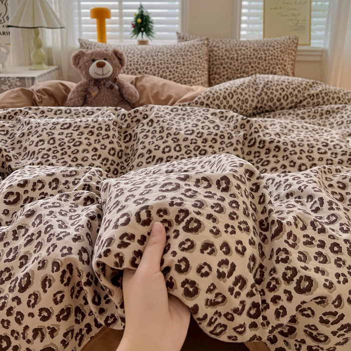 91家纺网 家纺一手货源 找家纺 温眠家纺 2026新款A类古法水洗仿棉云感棉加厚四件套 豹纹